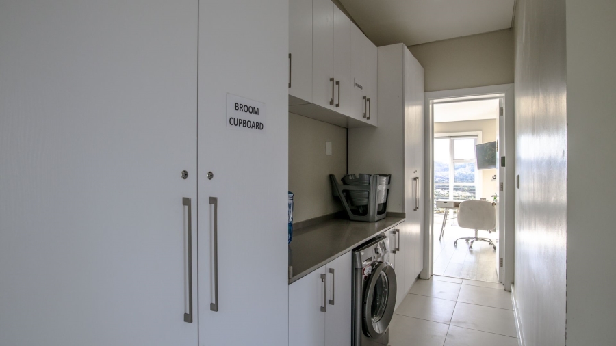 9 Bedroom Property for Sale in Mount Rhodes Western Cape